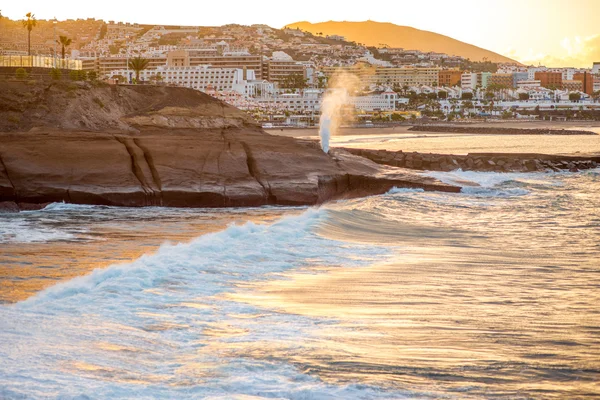 Praia de Los Cristianos com gêiser — Fotografia de Stock