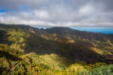 La Gomera adada dağlar