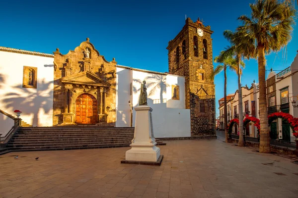 Центральная площадь старого города Санта-Крус-де-ла-Пальма — стоковое фото