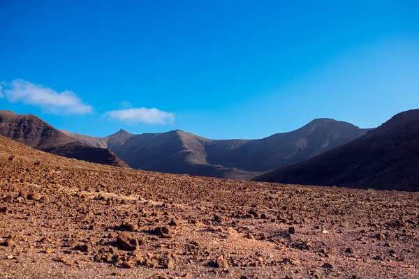Verlaten landschap op Fuerteventura eiland Stockafbeelding