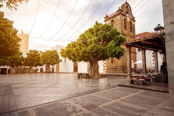 Plaza central en la ciudad de Los LLanos —  Fotos de Stock