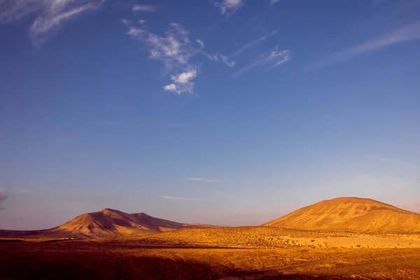 Paesaggio deserto sull'isola di Fuerteventura — Foto Stock