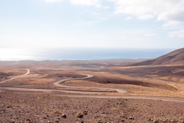Fuerteventura adada yere yol ıssız, yatay