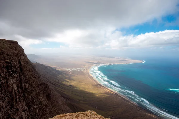 Famara coastline on Lanzarote island — Stock Photo, Image