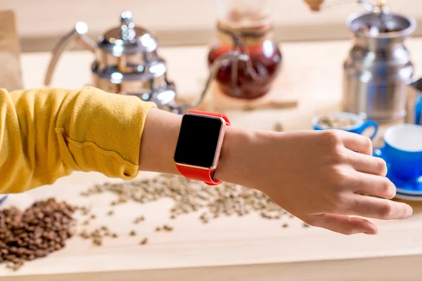 Smart watch with coffee stuff — Stock Photo, Image