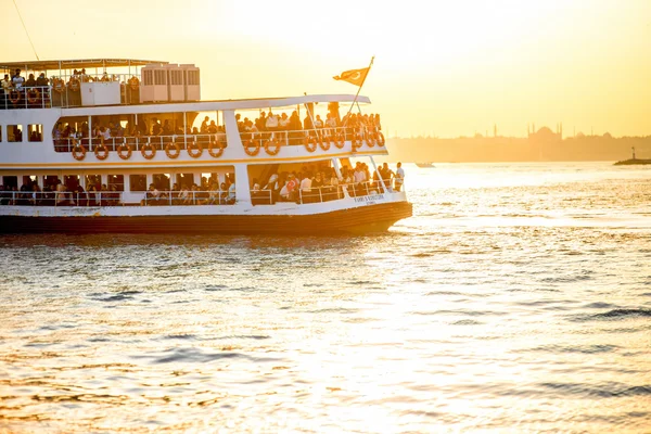 Veerboot vervoer in Istanbul — Stockfoto