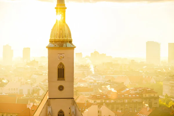 Wieża kościelna St. Martins w Bratysławie — Zdjęcie stockowe