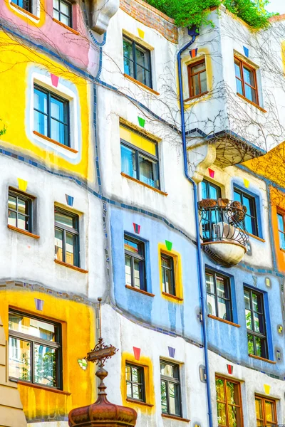 Hunderwasser 비엔나에 건물 — 스톡 사진
