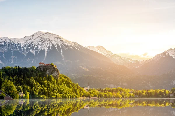 Jezioro Bled i Alpy w Słowenii — Zdjęcie stockowe