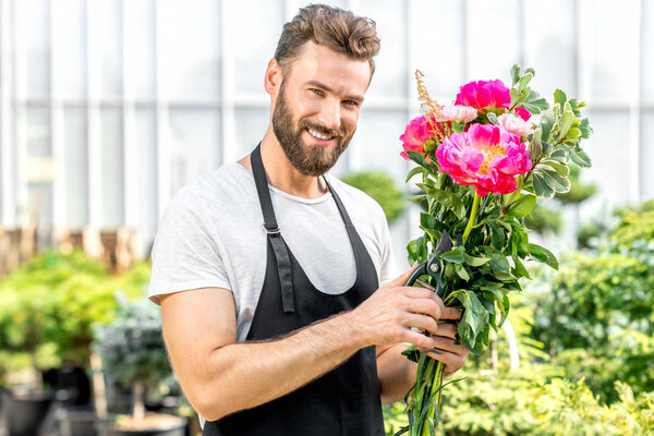 Flower seller in the shop