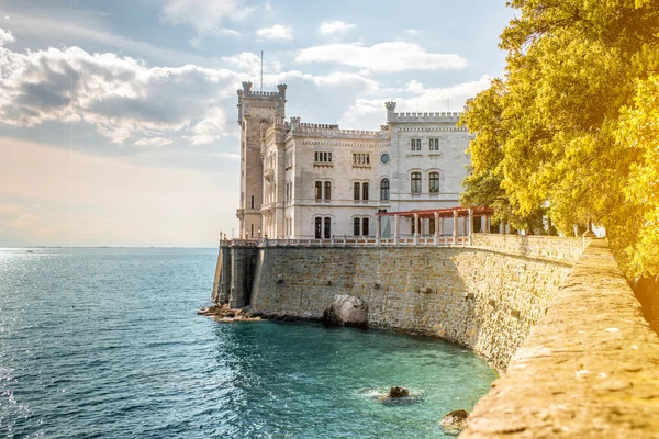 Miramare kale İtalya — Stok fotoğraf