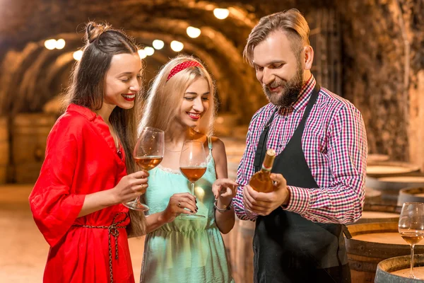 Wine degustation in the cellar — Stock Photo, Image