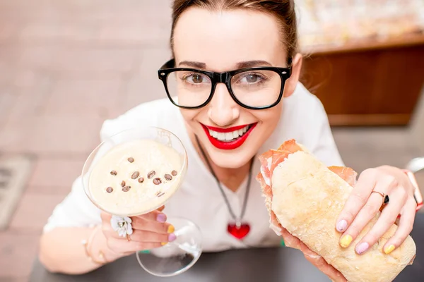 Woman having traditional italian lunch — Stock Photo, Image