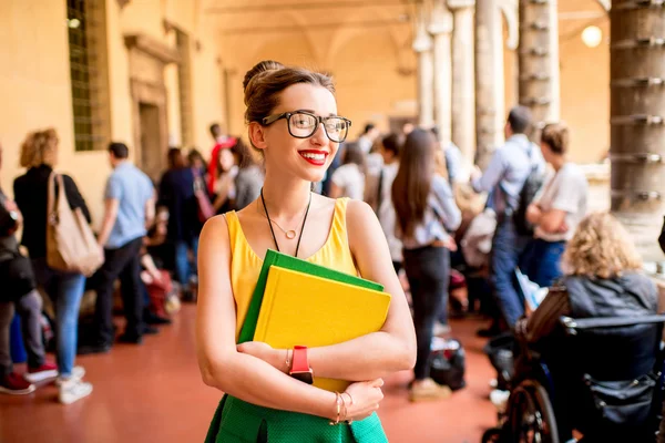 Retrato de um estudante na antiga universidade — Fotografia de Stock