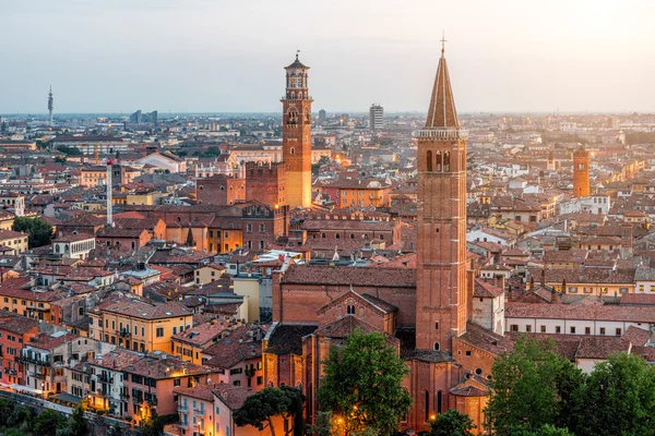 Verona şehir üzerinde havadan görünümü — Stok fotoğraf