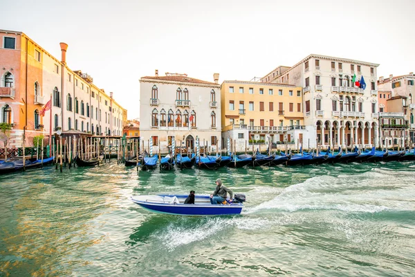 Canal Grande i Venedig på morgonen — Stockfoto