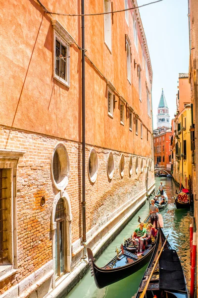 Water canal with gondolas in Venice — Stock Photo, Image
