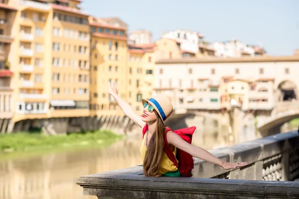 Kobieta w podróży w mieście Florencja — Zdjęcie stockowe