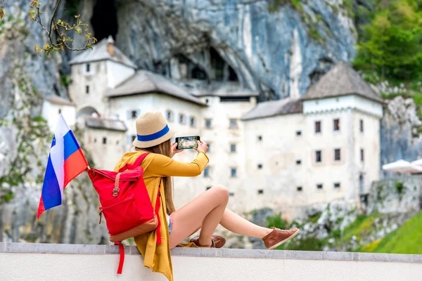 Vrouw reizen in Slovenië — Stockfoto