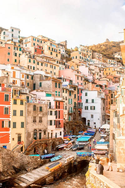 Riomaggiore staré město v Itálii — Stock fotografie