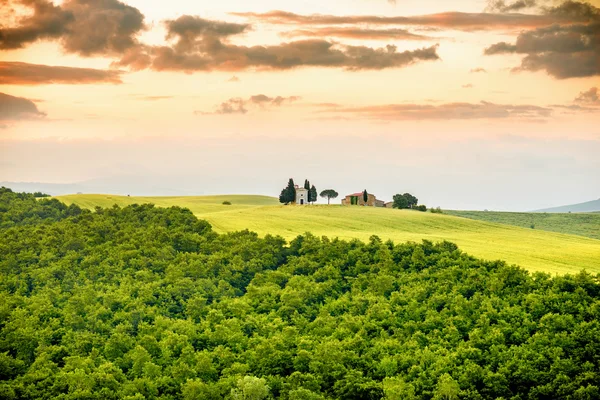 Prachtige Toscaanse landschap weergave — Stockfoto