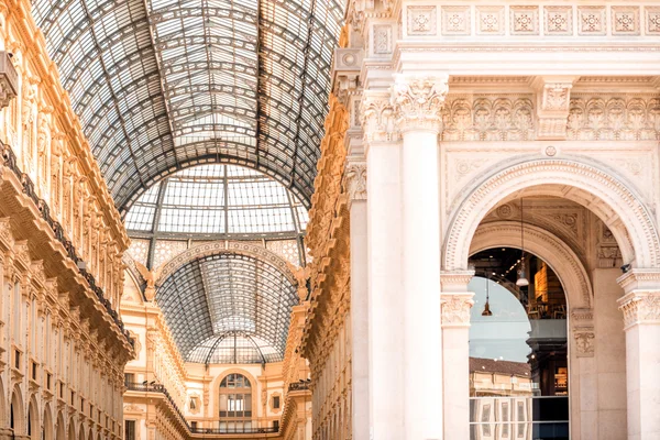 Antigua galería de compras en Milán — Foto de Stock