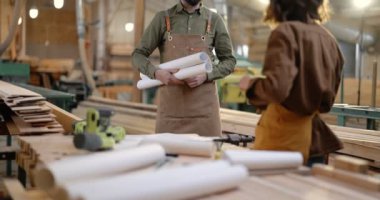 Üretimde yaratıcı marangozluk işçileri