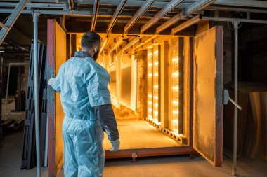 Pudra boyalı metal ürünler.