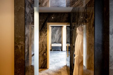 Lüks bir kaplıca sağlık merkezi.