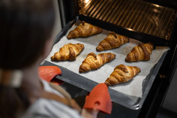 Baking croissants at home — Stock Photo, Image