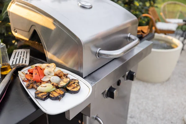 Grilled vegetables on a grill — Stock Photo, Image