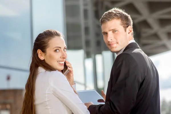 Young Business couple outdoors. — Stock Photo, Image