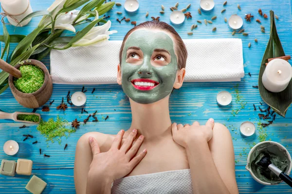 Donna con maschera spa — Foto Stock