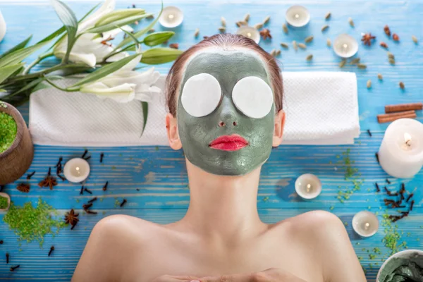 Donna con maschera spa — Foto Stock
