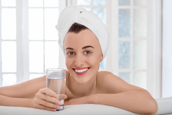 Woman in spa salon — Stock Photo, Image