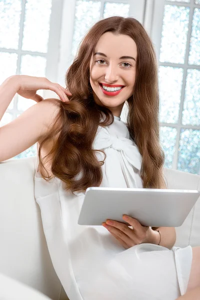 Woman with tablet — Stock Photo, Image