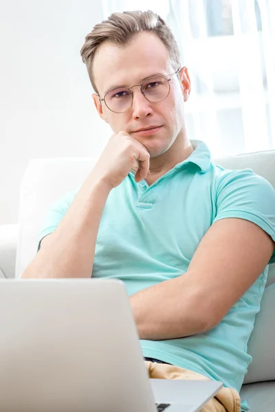 Man working with laptop — Stock Photo, Image