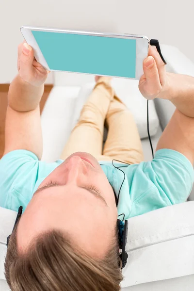 Man listening to the music — Stock Photo, Image