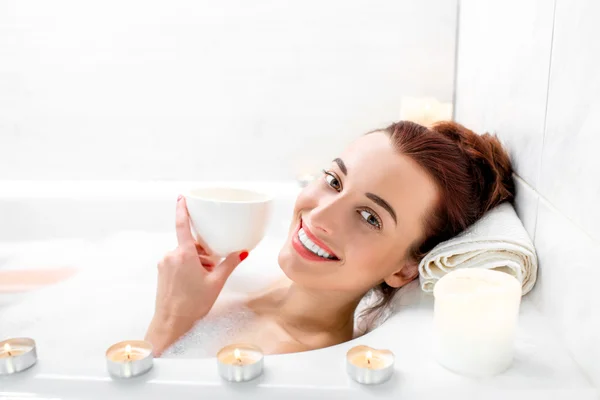 Woman bathing — Stock Photo, Image