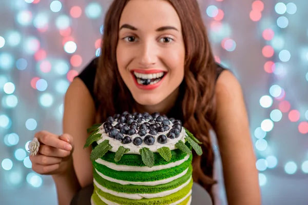 Girl with happy birthday cake — Stock Photo, Image