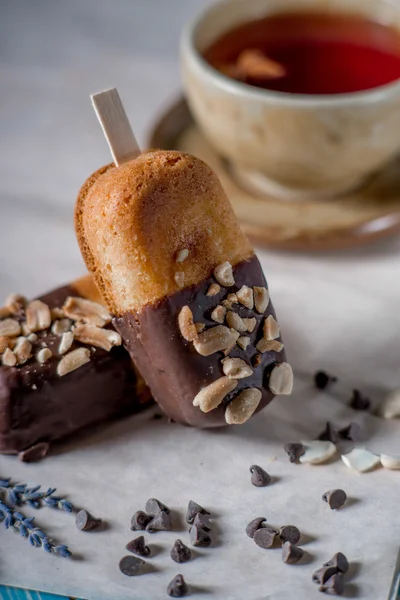 Sweets and tea — Stock Photo, Image