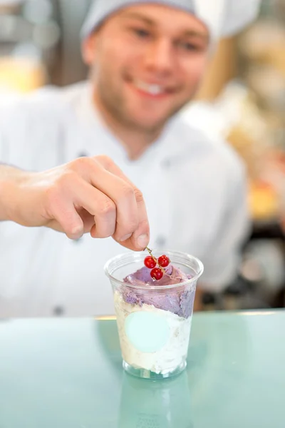 Ice cream seller — Stock Photo, Image