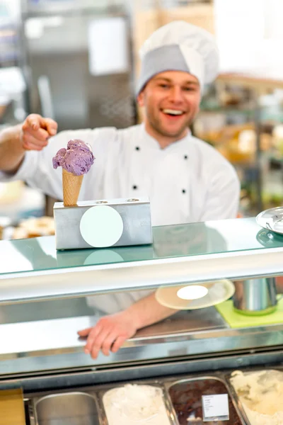 Helado vendedor —  Fotos de Stock