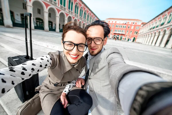 Pareja tomando foto selfie —  Fotos de Stock