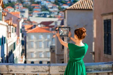 Dubrovnik şehir seyahat kadın