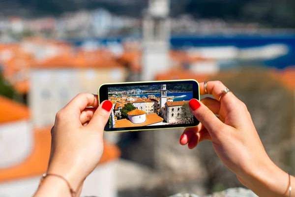 Fotografare la città vecchia a Budva — Foto Stock