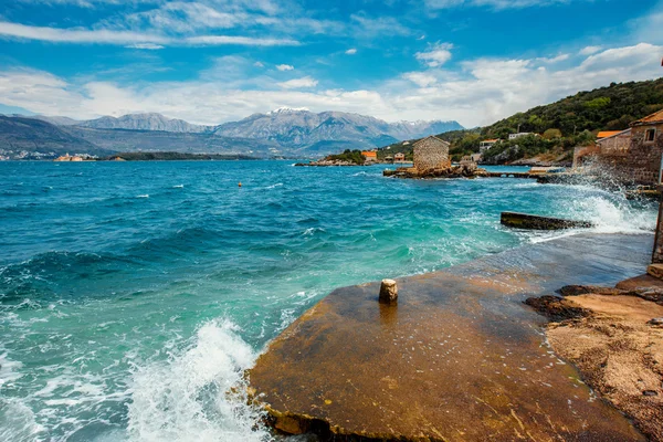 Viejo muelle en el clima tormentoso — Foto de Stock