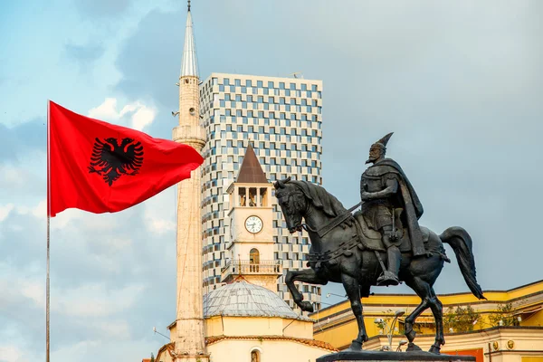 Monumento de Skanderbeg em Tirana — Fotografia de Stock