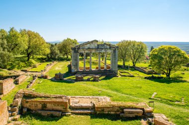 Antik Apollonia tapınak kalıntıları