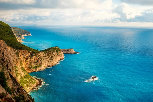 Kustlijn op Lefkada eiland in Griekenland — Stockfoto